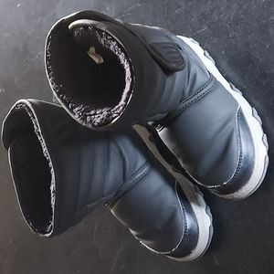 Old Mill Black Snow Boots